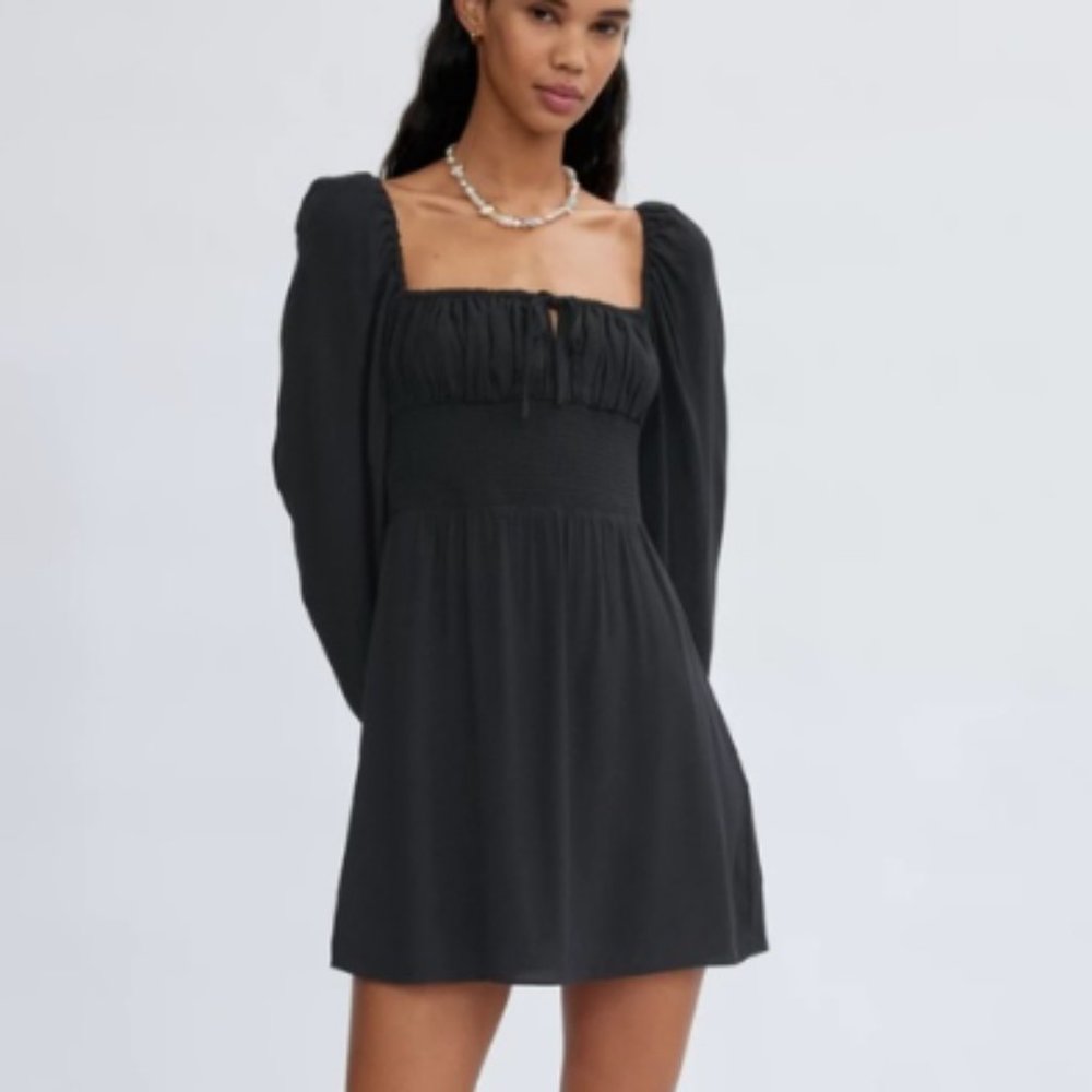 RED FLORAL Aritzia Sunday Best Adren Puff Sleeve Mini Dress Size Medium